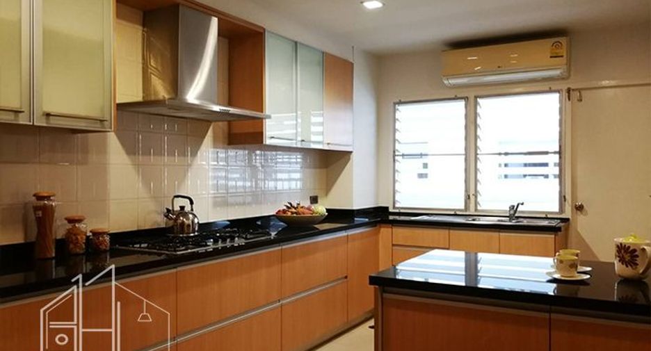 Apartamento en alquiler de 3 habitaciones en Watthana, Bangkok