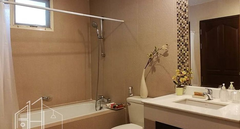 Apartamento en alquiler de 3 habitaciones en Watthana, Bangkok