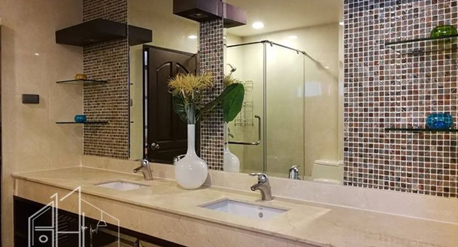 Apartamento en alquiler de 3 habitaciones en Watthana, Bangkok