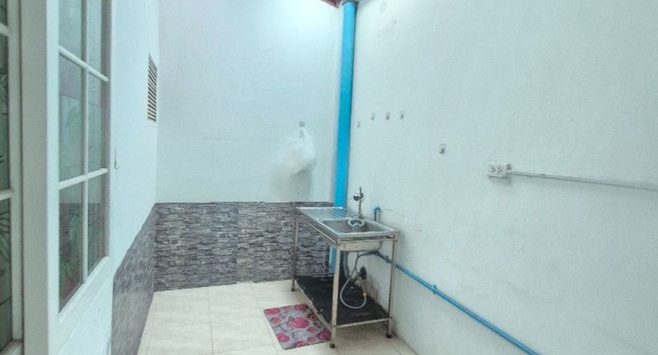 À vendre 2 chambres maison de ville à Mueang Samut Prakan, Samut Prakan