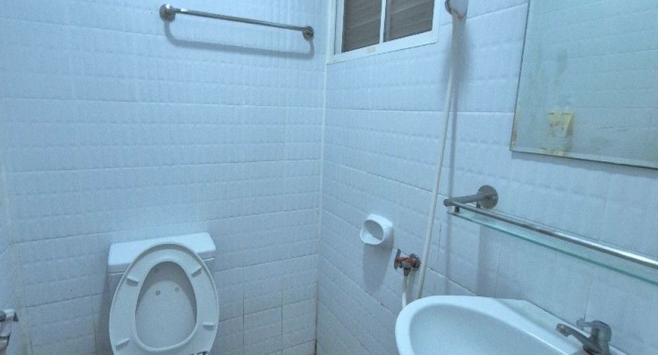 À vendre 2 chambres maison de ville à Mueang Samut Prakan, Samut Prakan