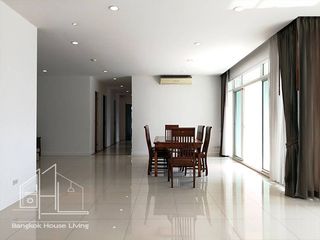 For rent 4 bedrooms apartment in Watthana, Bangkok