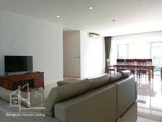 For rent 4 bedrooms apartment in Watthana, Bangkok