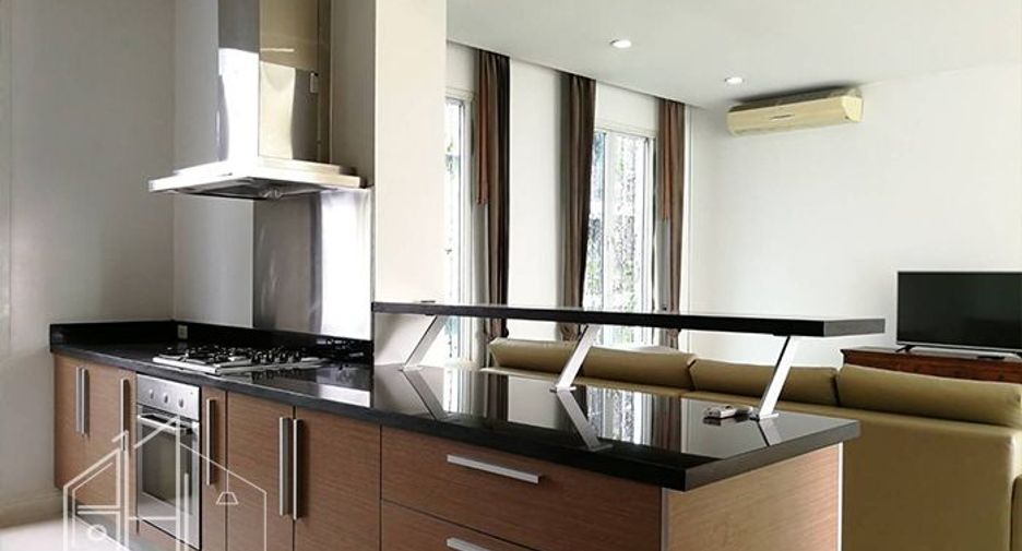 For rent 4 bedrooms apartment in Watthana, Bangkok