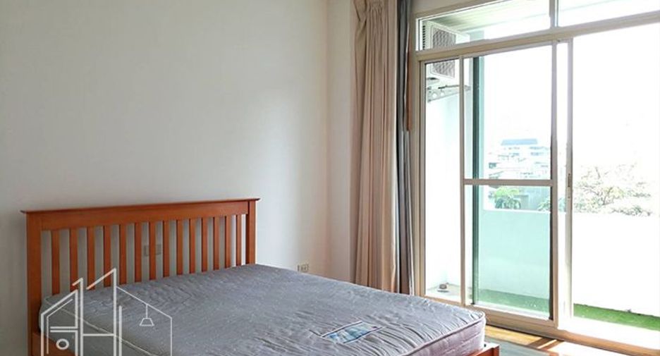 For rent 4 bedrooms apartment in Watthana, Bangkok