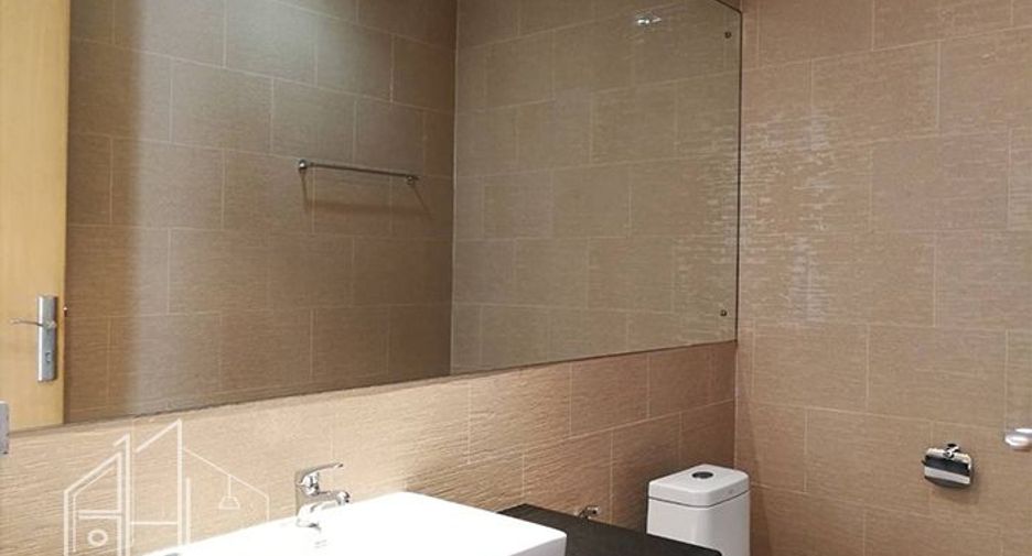 For rent 4 bedrooms apartment in Watthana, Bangkok