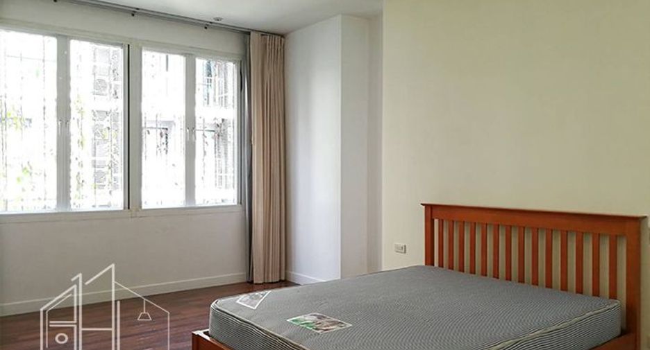 For rent 4 bedrooms apartment in Watthana, Bangkok