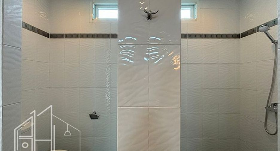 For rent 4 bedrooms condo in Watthana, Bangkok