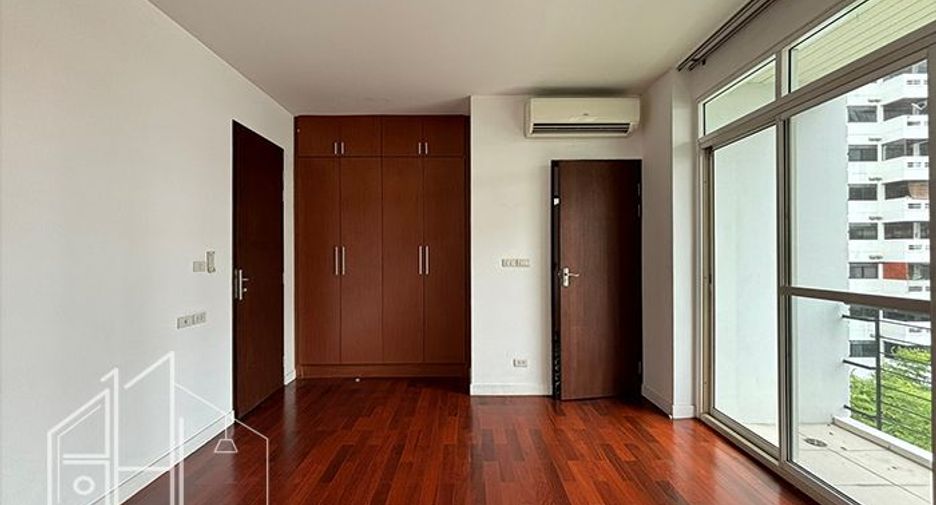 For rent 4 bedrooms condo in Watthana, Bangkok