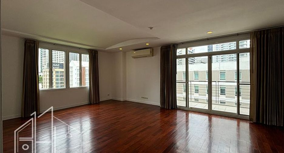 For rent 4 bedrooms condo in Watthana, Bangkok