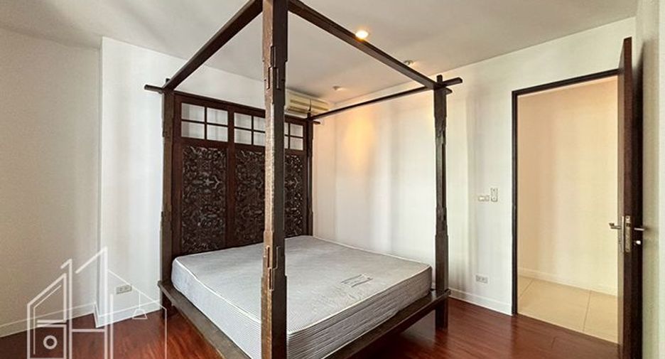 For rent 4 bedrooms apartment in Watthana, Bangkok