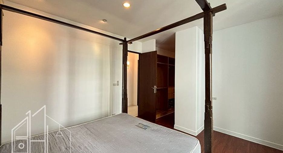 For rent 4 bedrooms apartment in Watthana, Bangkok