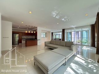 For rent 4 bedrooms apartment in Watthana, Bangkok