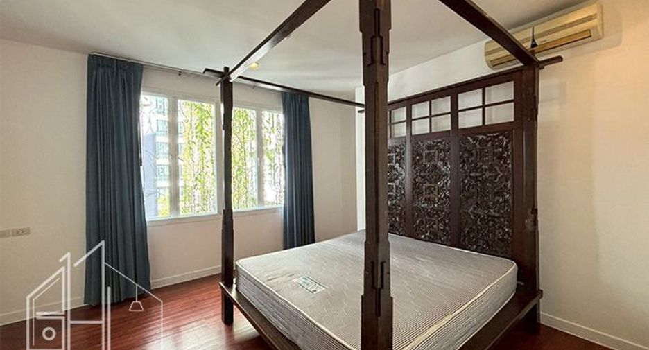 For rent 4 bedrooms apartment in Watthana, Bangkok