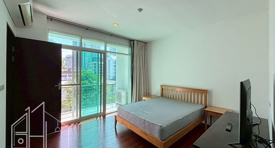 For rent 4 bedrooms apartment in Watthana, Bangkok