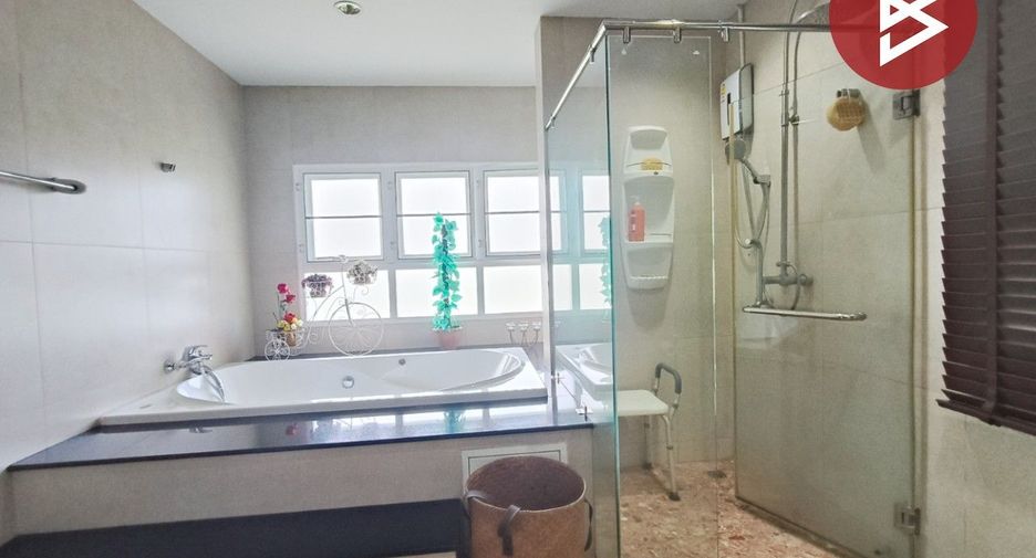 For sale 6 ベッドルーム house in Mueang Samut Sakhon, Samut Sakhon