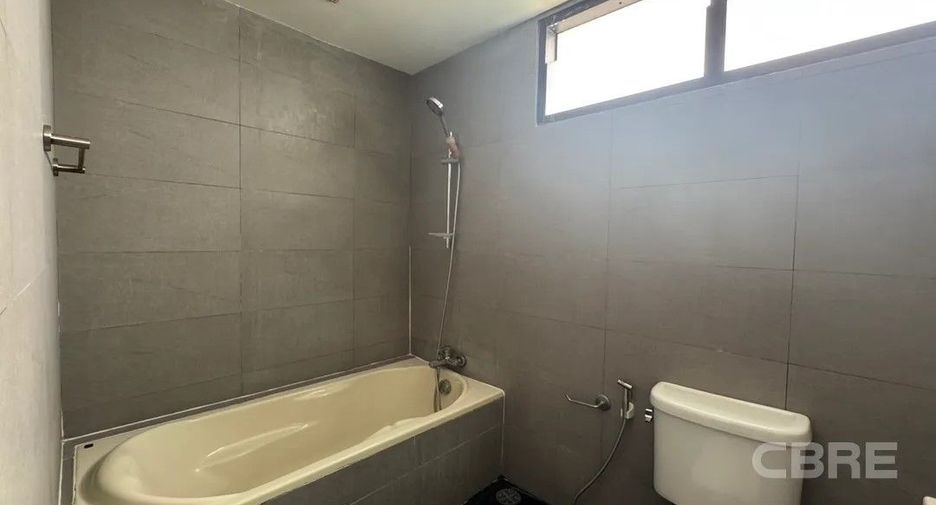 For sale 2 bedrooms condo in Phra Khanong, Bangkok