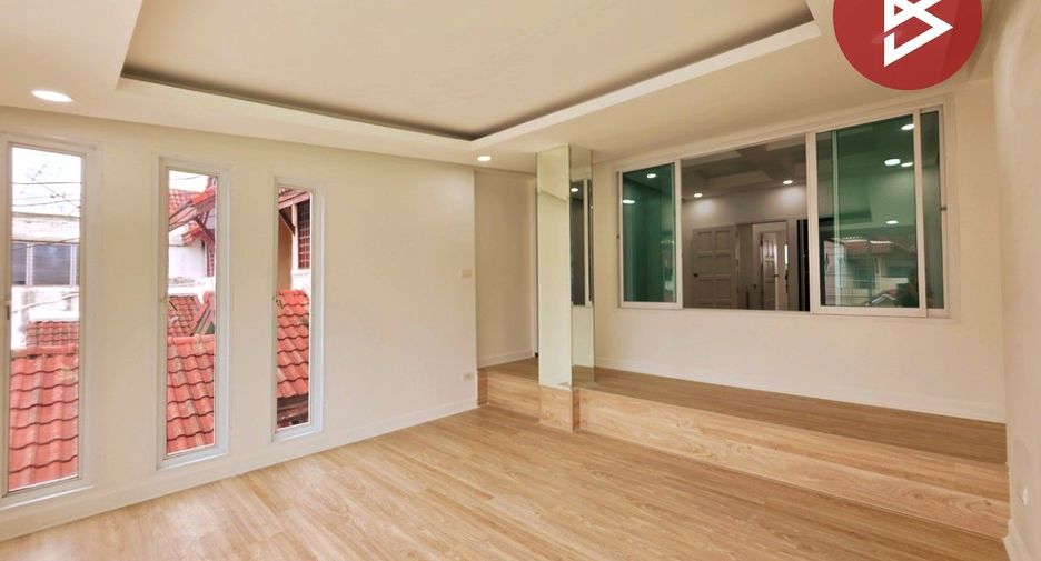 For sale 2 ベッドルーム townhouse in Mueang Nonthaburi, Nonthaburi
