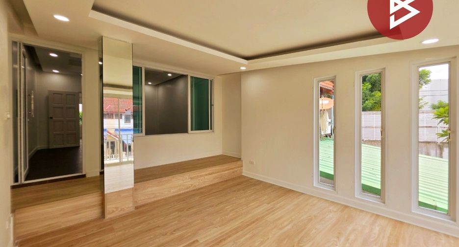 For sale 2 ベッドルーム townhouse in Mueang Nonthaburi, Nonthaburi
