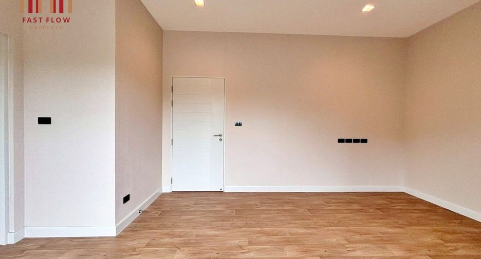 For sale 4 ベッドルーム house in Pak Kret, Nonthaburi
