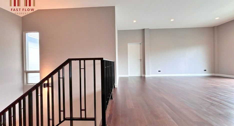 For sale 4 ベッドルーム house in Pak Kret, Nonthaburi