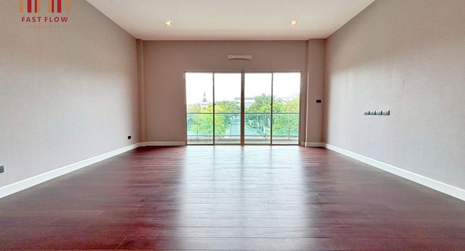 For sale 4 ベッドルーム house in Pak Kret, Nonthaburi