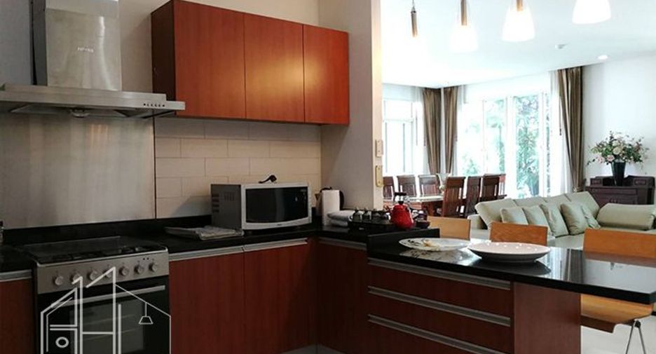 For rent 4 bedrooms apartment in Watthana, Bangkok