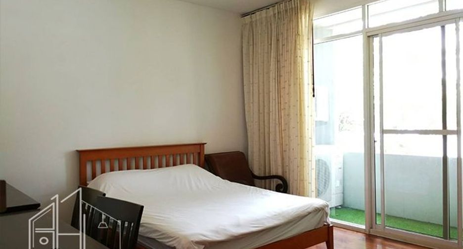 For rent 4 bedrooms apartment in Watthana, Bangkok