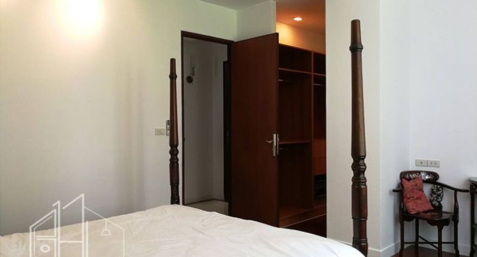 For rent 4 bedrooms apartment in Watthana, Bangkok