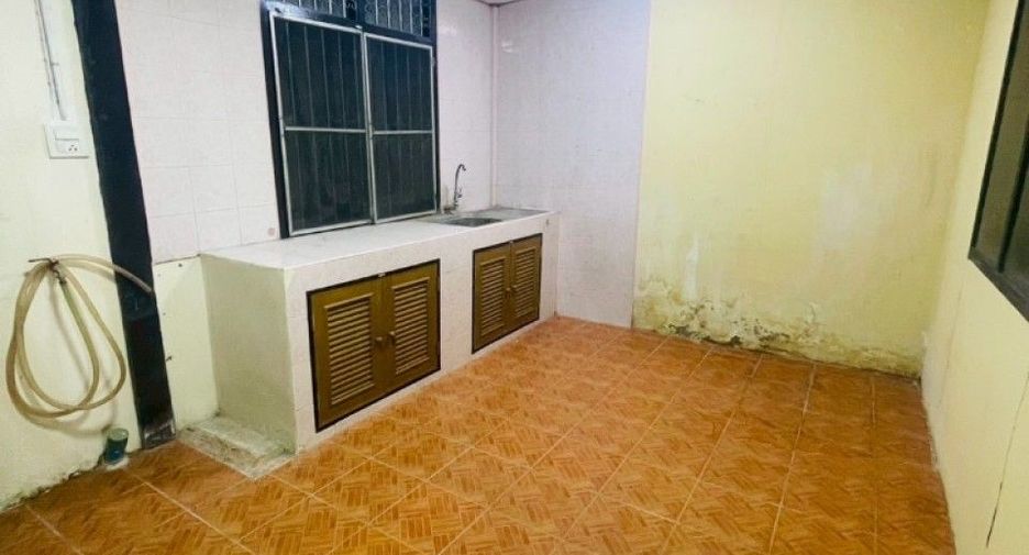Local comercial en venta de 1 habitaciones en Khanu Woralaksaburi, Kamphaeng Phet