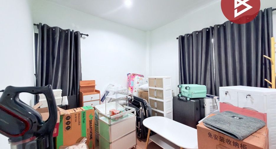 Casa adosada en venta de 2 habitaciones en Phan Thong, Chonburi