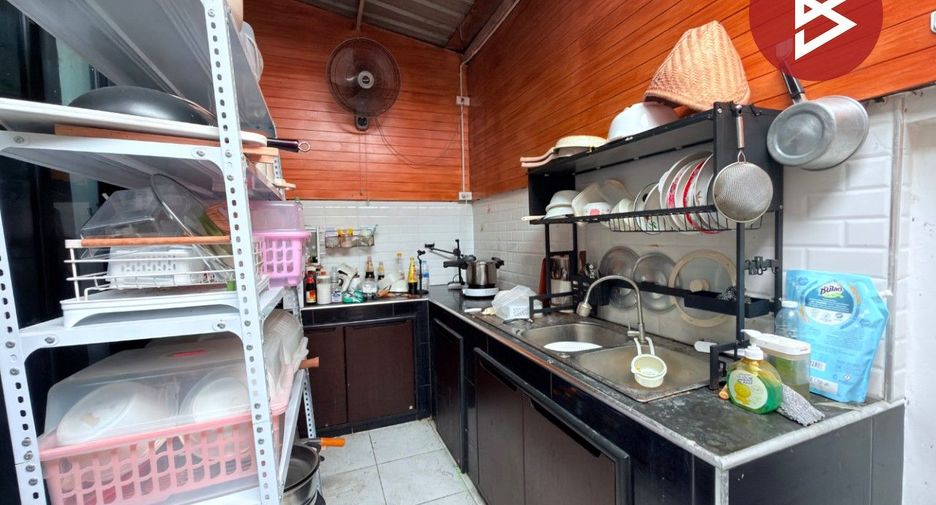 Casa adosada en venta de 2 habitaciones en Phan Thong, Chonburi