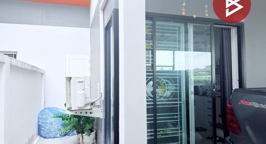 Casa adosada en venta de 2 habitaciones en Phan Thong, Chonburi