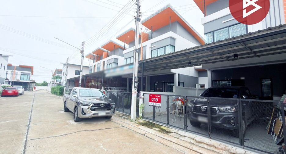 Casa adosada en venta de 2 habitaciones en Phan Thong, Chonburi