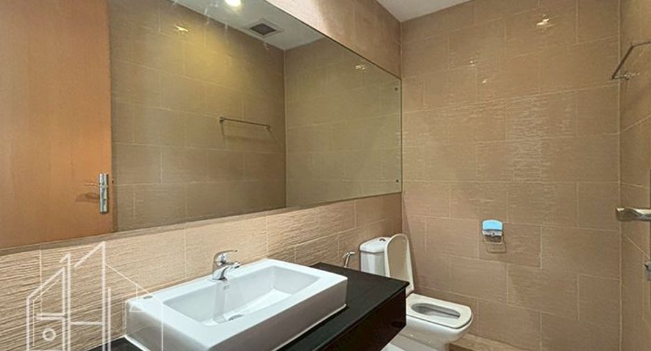 For rent 4 bedrooms condo in Watthana, Bangkok