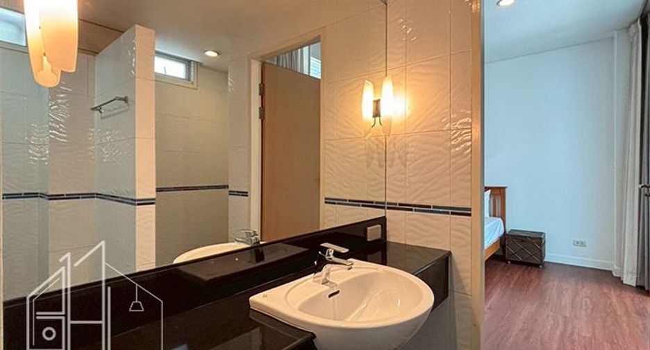 For rent 4 bedrooms condo in Watthana, Bangkok