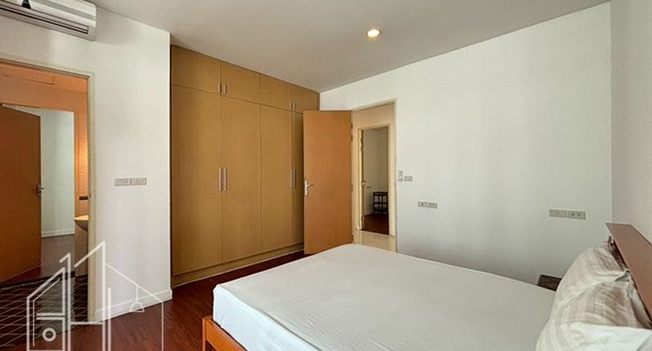 For rent 4 bedrooms condo in Watthana, Bangkok