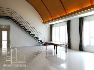 For rent 4 bedrooms apartment in Watthana, Bangkok