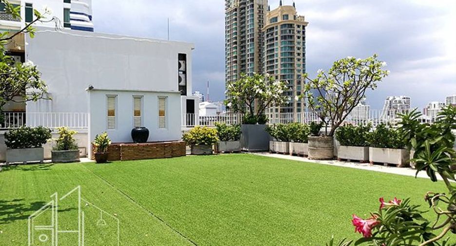 For rent 4 bedrooms apartment in Watthana, Bangkok