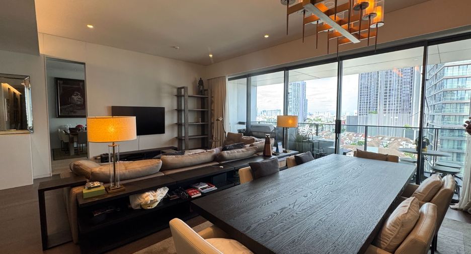 For rent 4 bedrooms condo in Watthana, Bangkok