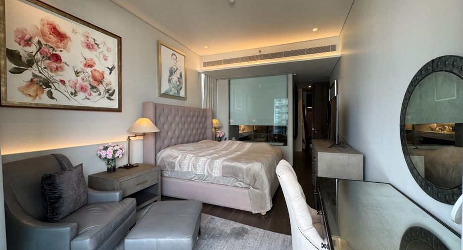 For rent 4 bedrooms condo in Watthana, Bangkok