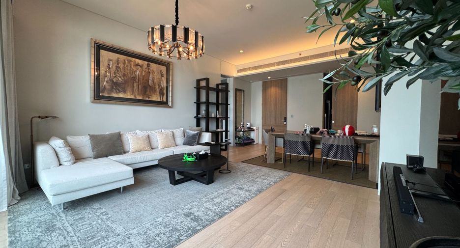 For rent 4 bedrooms condo in Watthana, Bangkok