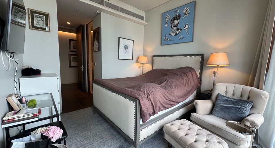 For rent 4 bedrooms condo in Watthana, Bangkok