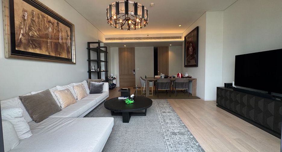For rent 4 bedrooms condo in Watthana, Bangkok