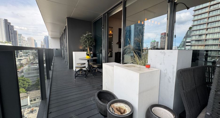 For rent 4 bedrooms condo in Watthana, Bangkok