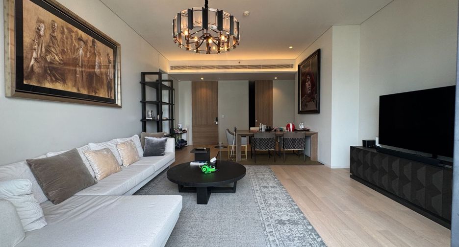 For rent 4 bedrooms condo in Watthana, Bangkok
