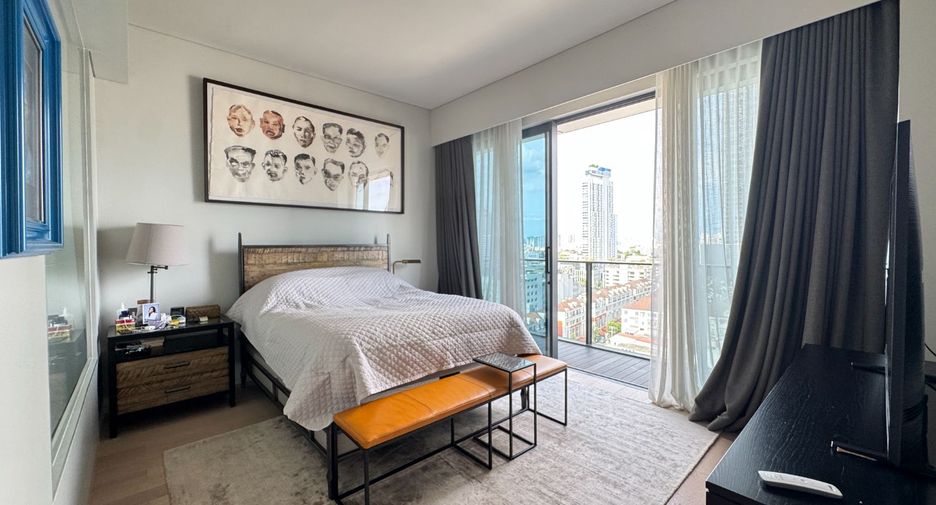 For rent 4 bedrooms condo in Watthana, Bangkok