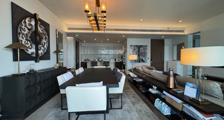 For rent 4 bedrooms condo in Watthana, Bangkok