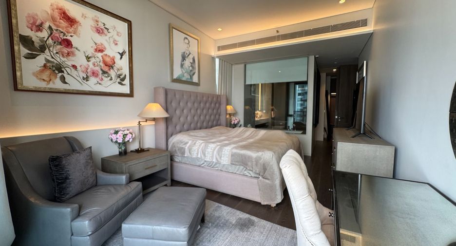 For rent 4 bedrooms condo in Watthana, Bangkok