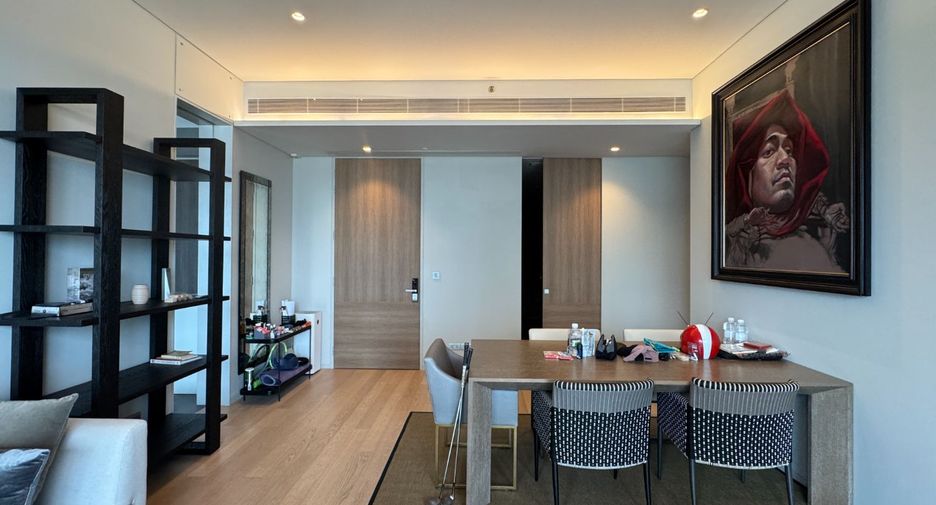 For rent 4 bedrooms condo in Watthana, Bangkok